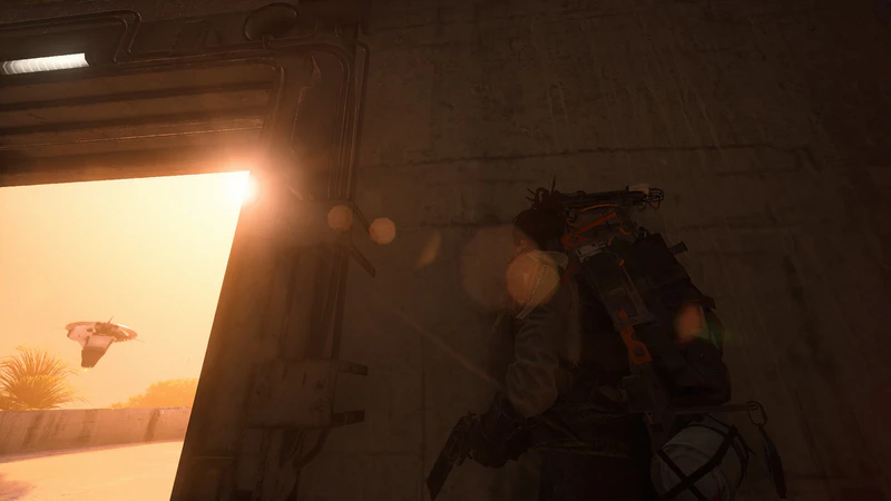 File:Spotter peeking.jpg